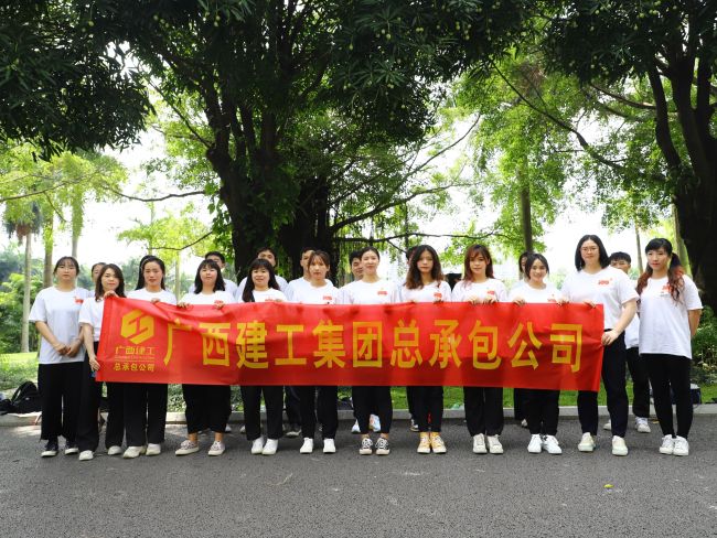 座谈会现场。杨桂峰 摄（建图）.jpg