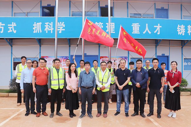 合影留想。周煜川 摄（建图）.jpg