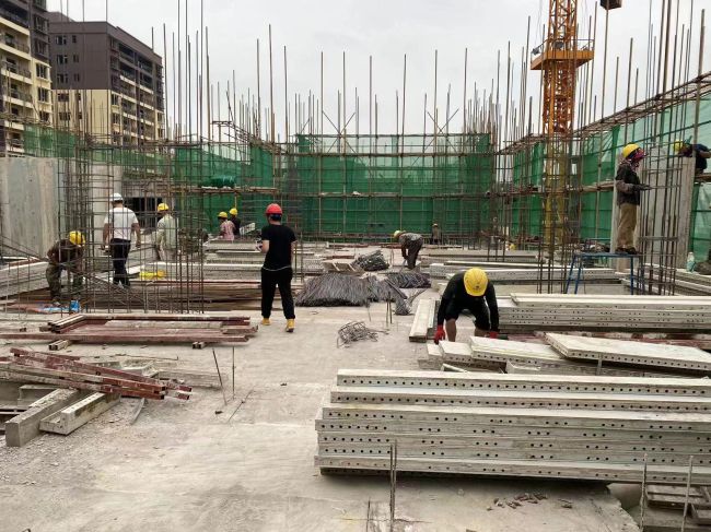 楼面施工。马幼云 摄（建图）.jpg